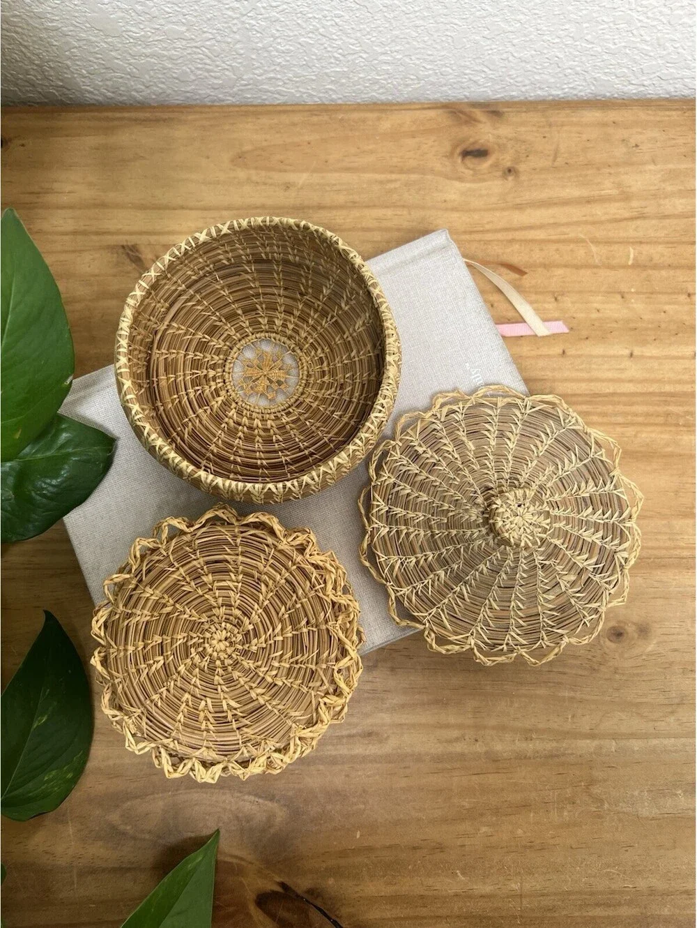 5 Vintage Woven Pine Needle Coasters and Basket with Lid Set Boho Southwest